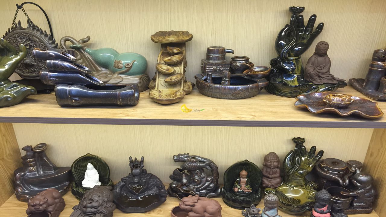 Thac khoi tram huong.jpg (158 KB)